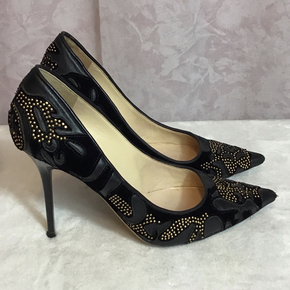 Jimmy Choo SZ 39 Black and Gold Studded Heels
